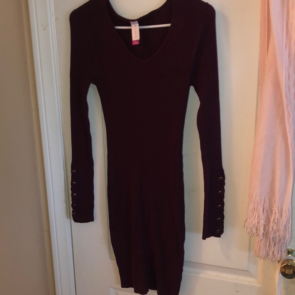 Burgundy long sleeve dress